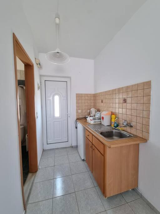 Red Rose Apartment Kampos  Bagian luar foto