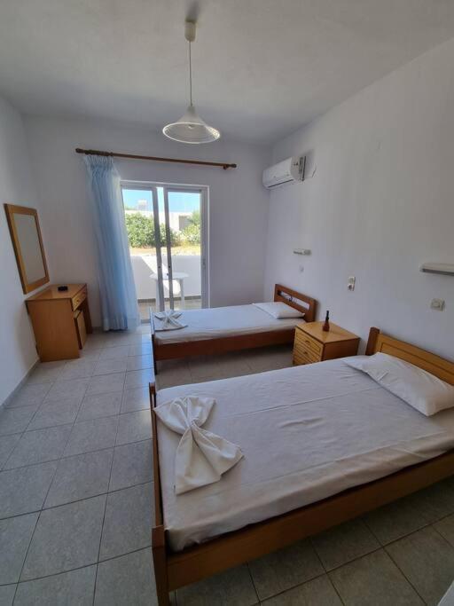 Red Rose Apartment Kampos  Bagian luar foto